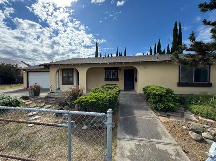 1461 E D St, Oakdale, CA 95361 Photo