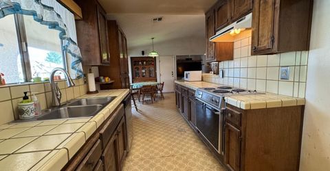 1461 E D St, Oakdale, CA 95361 Photo