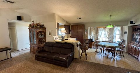 1461 E D St, Oakdale, CA 95361 Photo