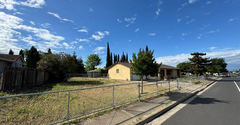 1461 E D St, Oakdale, CA 95361 Photo