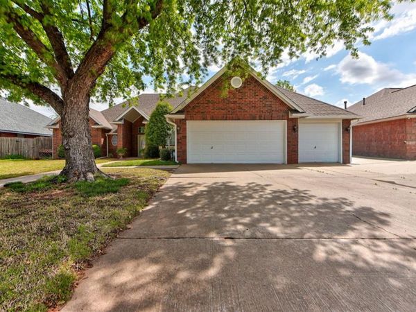 608 N Remington Way, Mustang, OK 73064