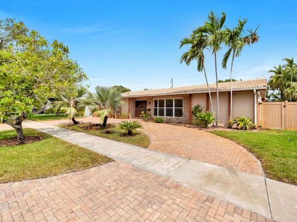 1915 NE 208th Terrace, Miami, FL 33179