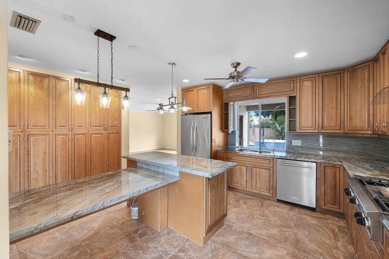 1915 NE 208th Terrace, Miami, FL 33179 Photo