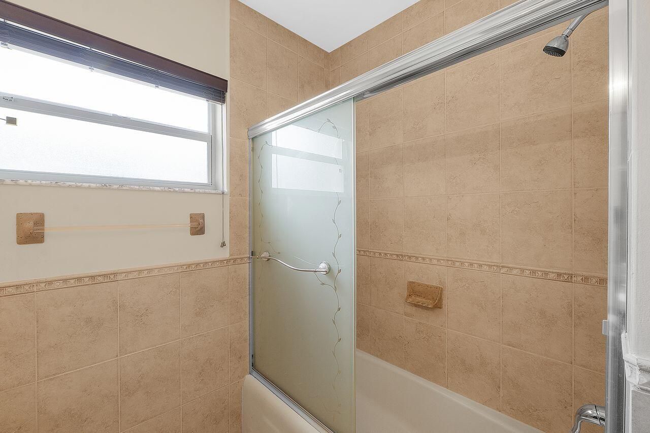 1915 NE 208th Terrace, Miami, FL 33179 Photo