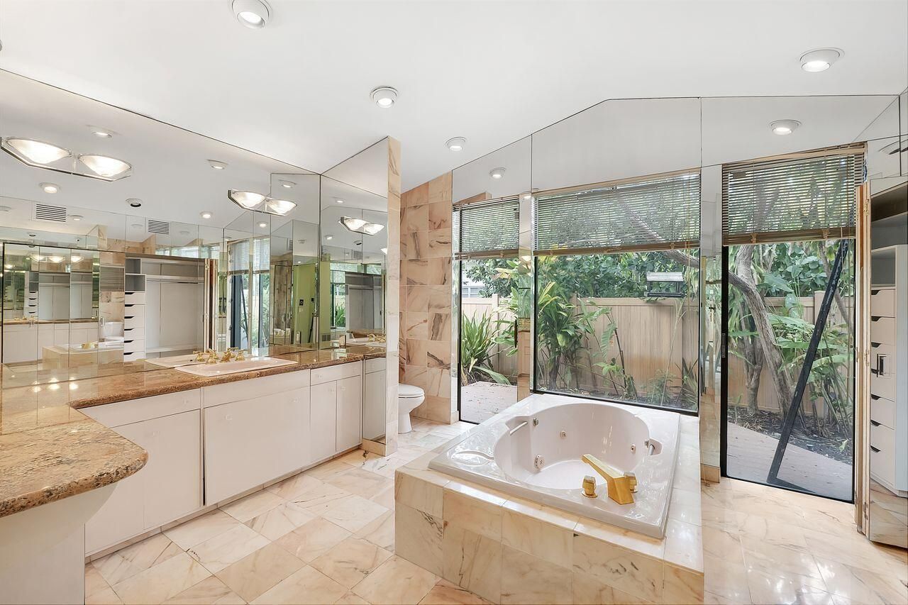 1915 NE 208th Terrace, Miami, FL 33179 Photo