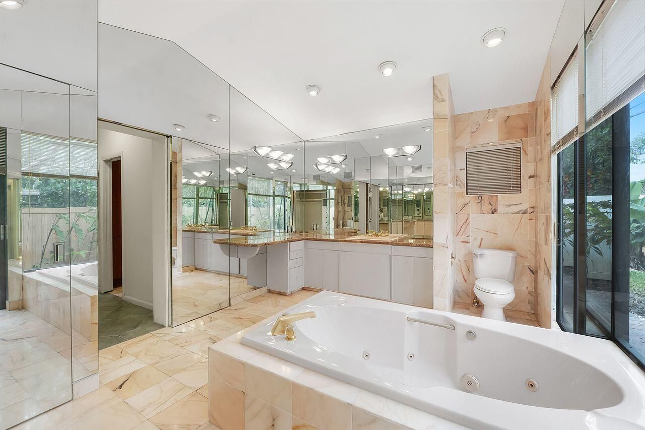 1915 NE 208th Terrace, Miami, FL 33179 Photo