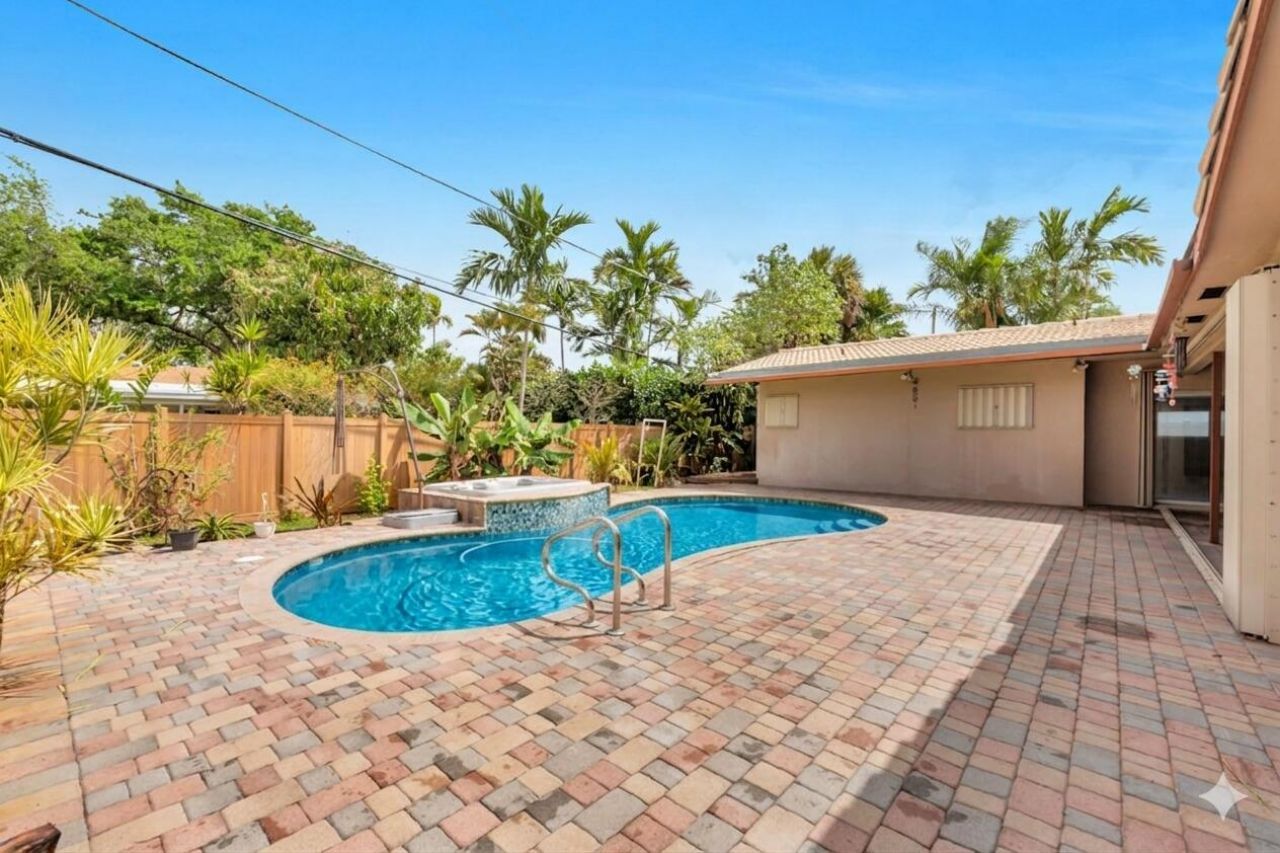 1915 NE 208th Terrace, Miami, FL 33179 Photo