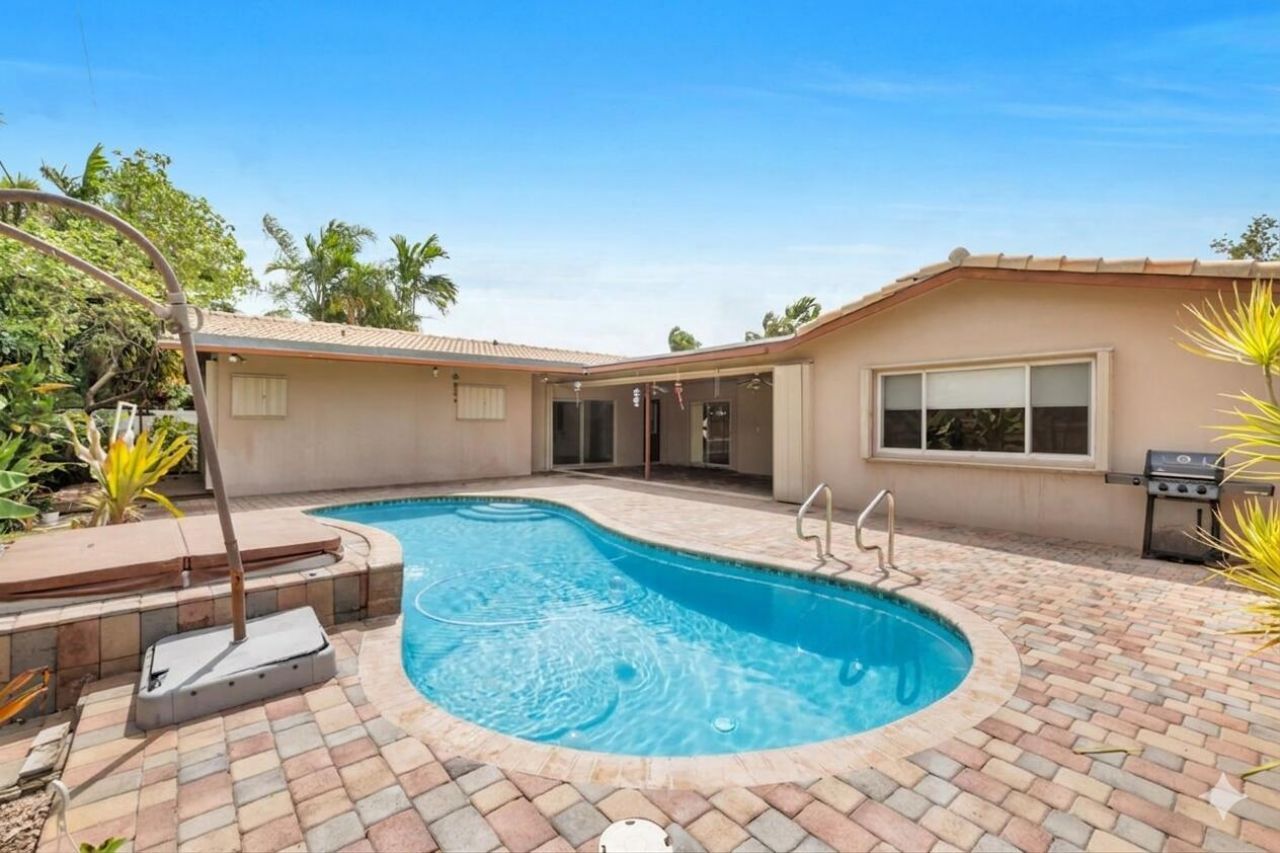 1915 NE 208th Terrace, Miami, FL 33179 Photo