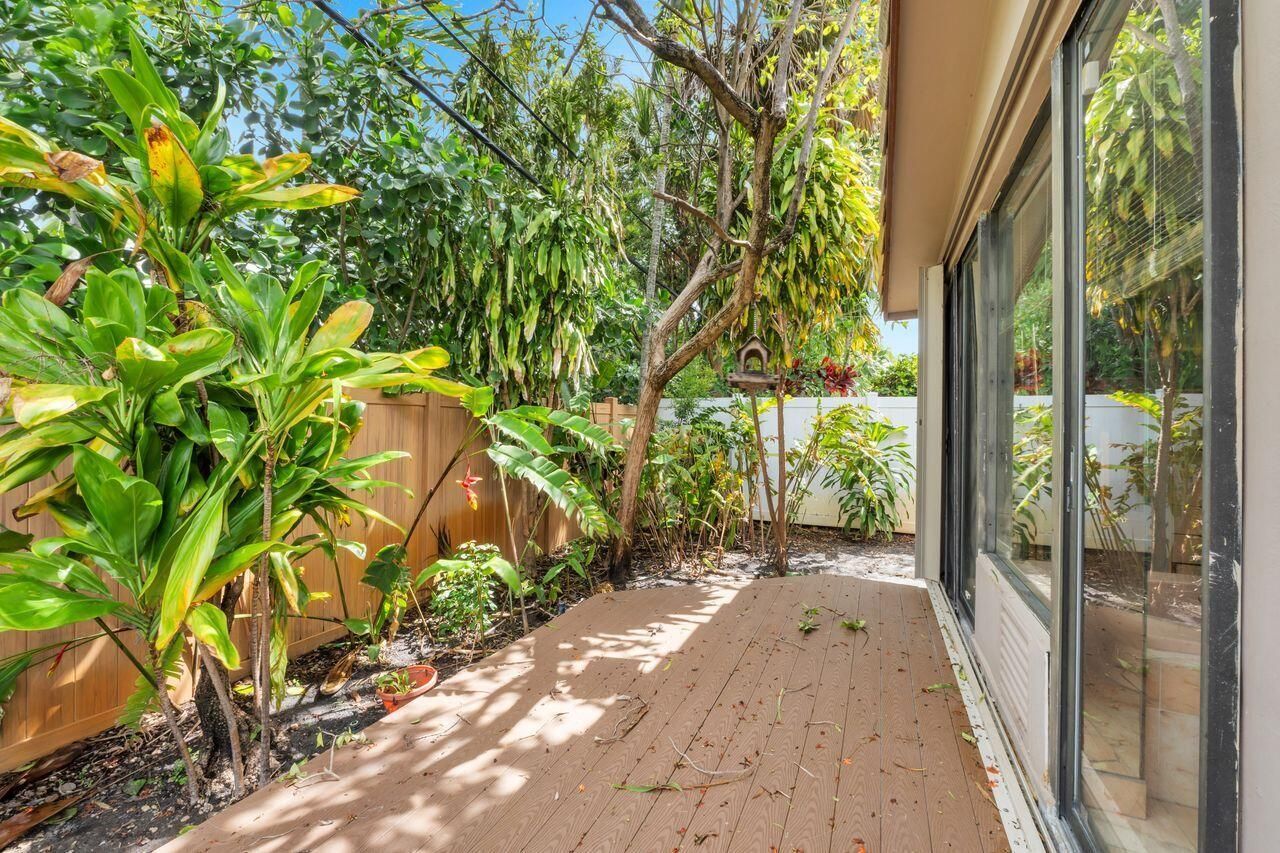 1915 NE 208th Terrace, Miami, FL 33179 Photo