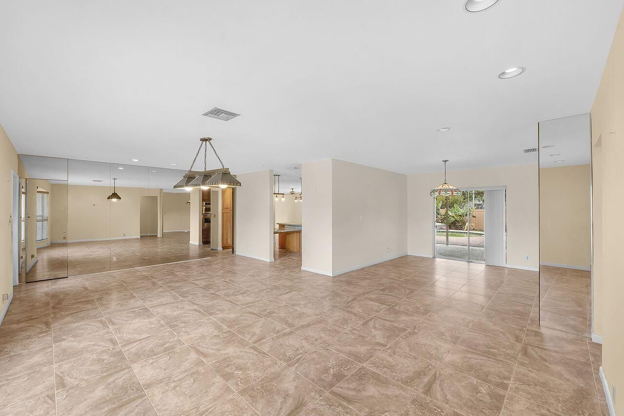 1915 NE 208th Terrace, Miami, FL 33179 Photo