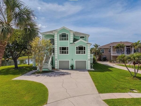 2106 PELICAN COURT, TARPON SPRINGS, FL 34689