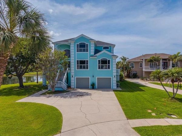 2106 PELICAN COURT , TARPON SPRINGS, FL 34689