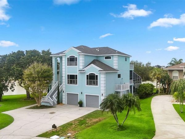 2106 PELICAN COURT, TARPON SPRINGS, FL 34689
