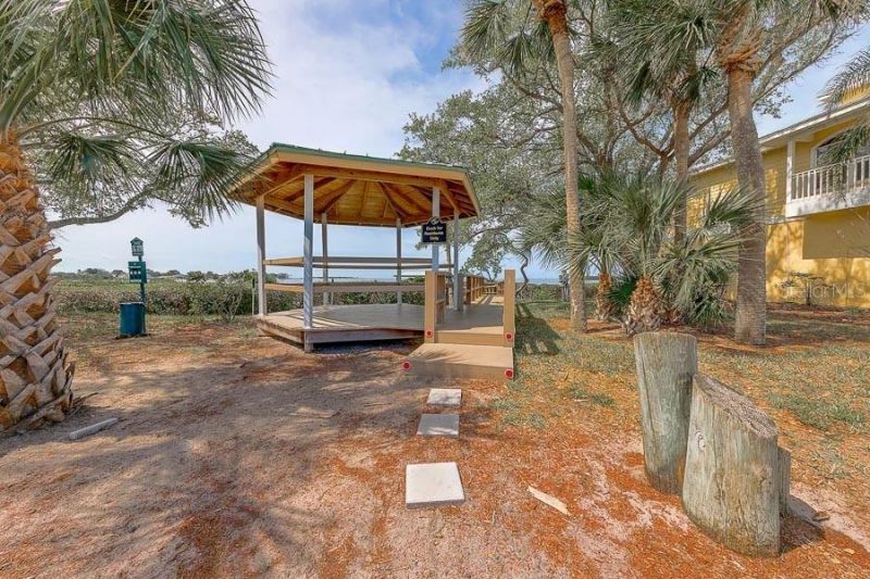 2106 Pelican Court, Tarpon Springs, FL 34689 Photo