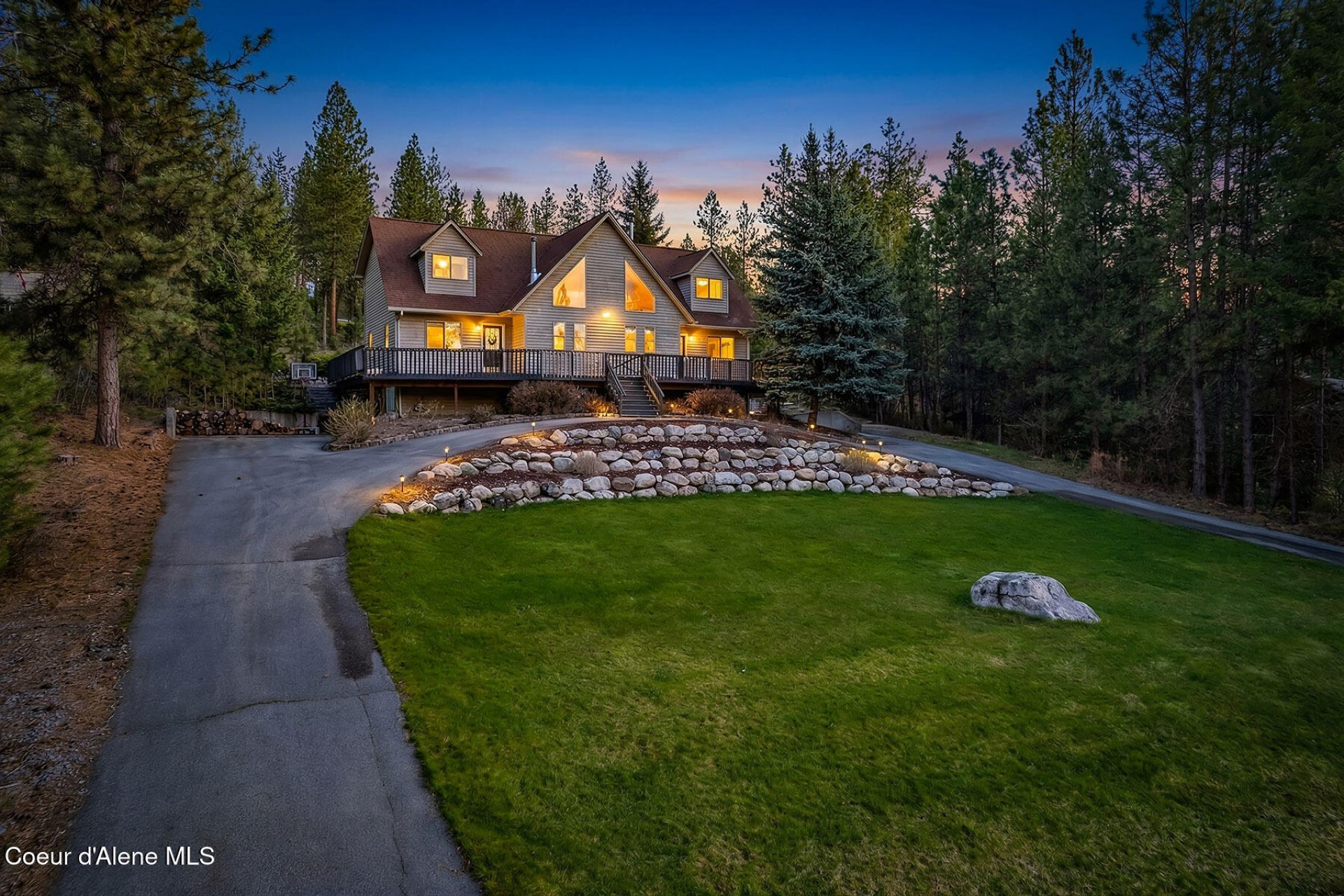 15826 W Hollister Hills Dr, Hauser, ID 83854 Main Photo