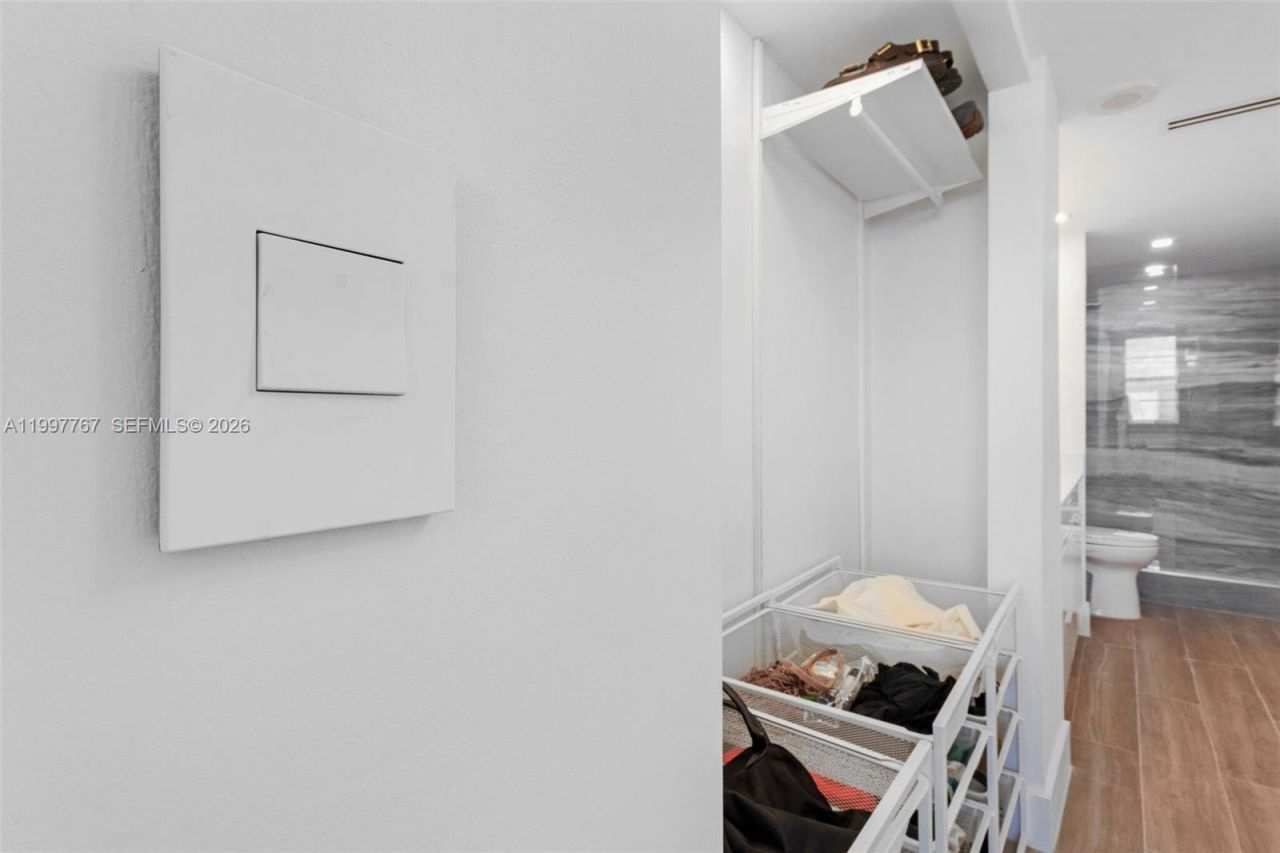 5701 Collins Ave , Unit 1707, Miami Beach, FL 33140 Photo