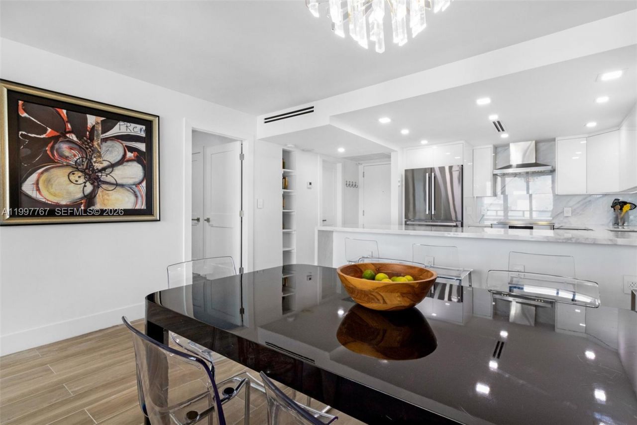 5701 Collins Ave , Unit 1707, Miami Beach, FL 33140 Photo