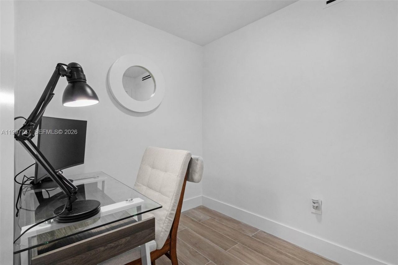 5701 Collins Ave , Unit 1707, Miami Beach, FL 33140 Photo