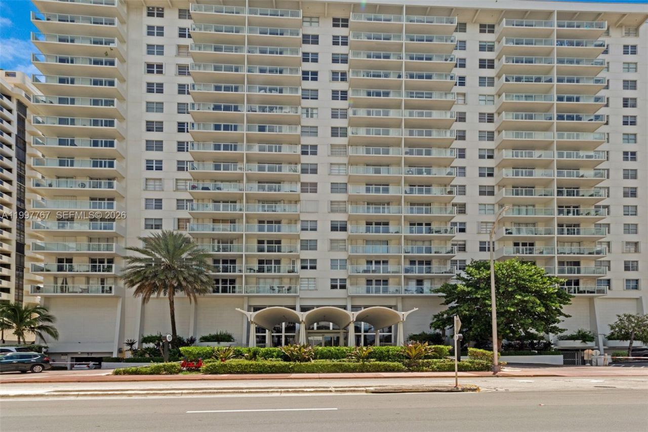 5701 Collins Ave , Unit 1707, Miami Beach, FL 33140 Photo