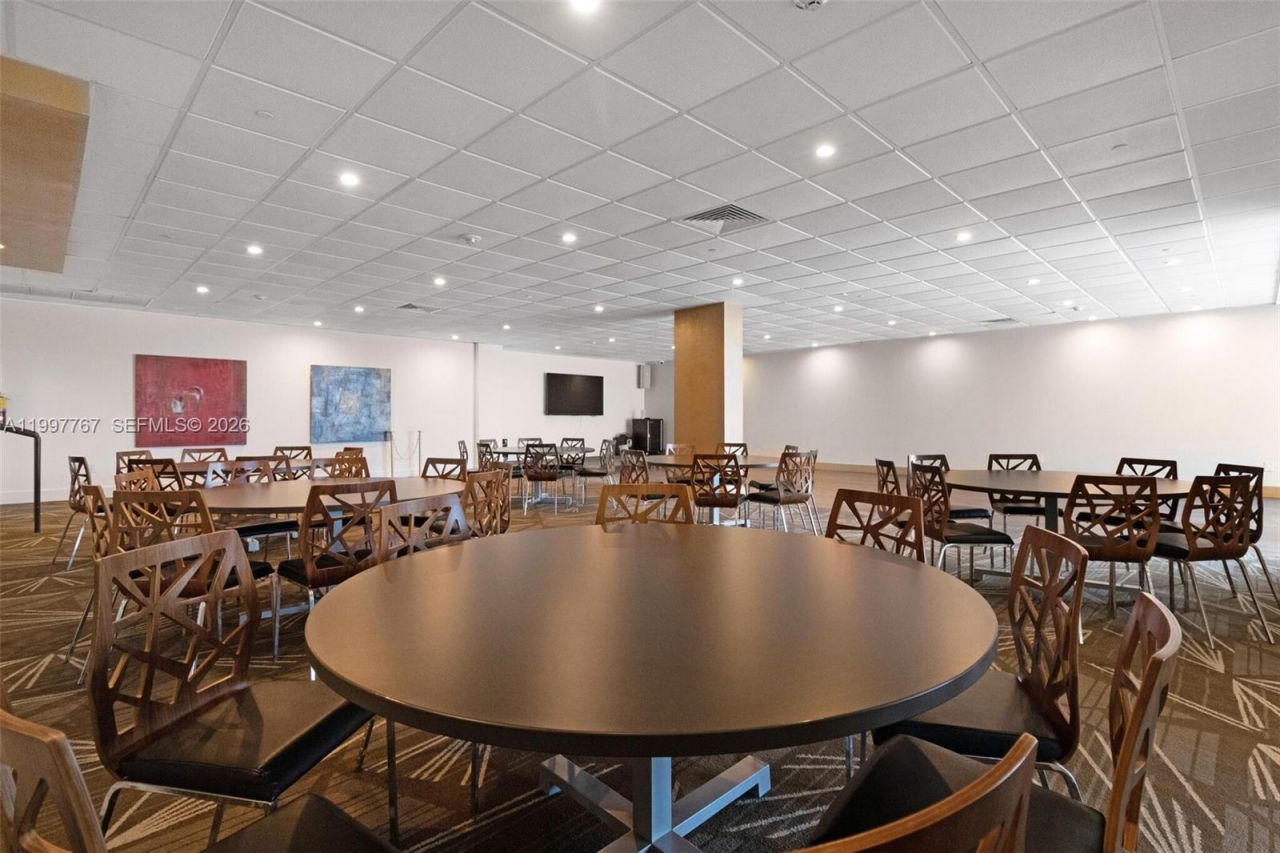 5701 Collins Ave , Unit 1707, Miami Beach, FL 33140 Photo