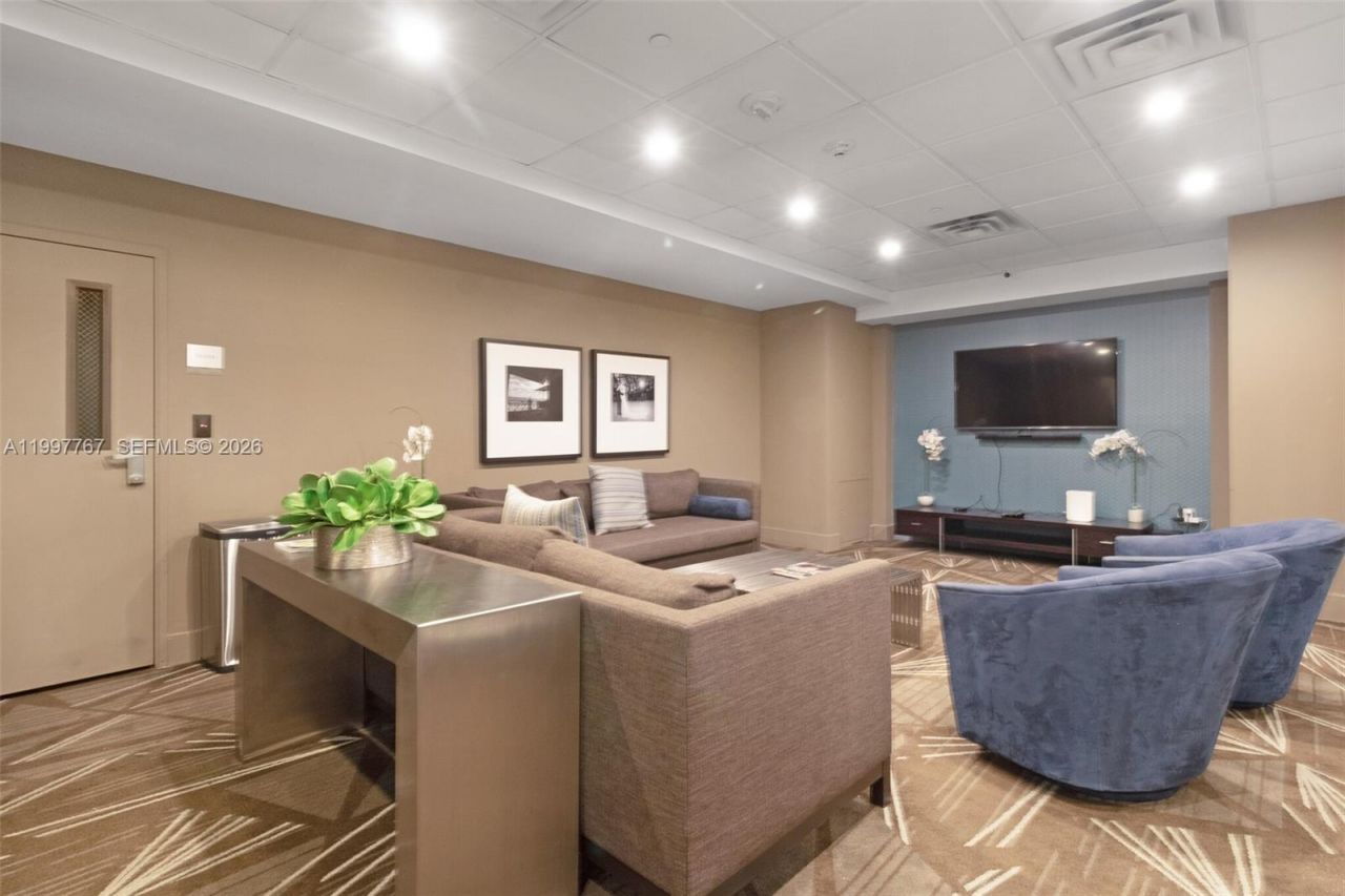 5701 Collins Ave , Unit 1707, Miami Beach, FL 33140 Photo