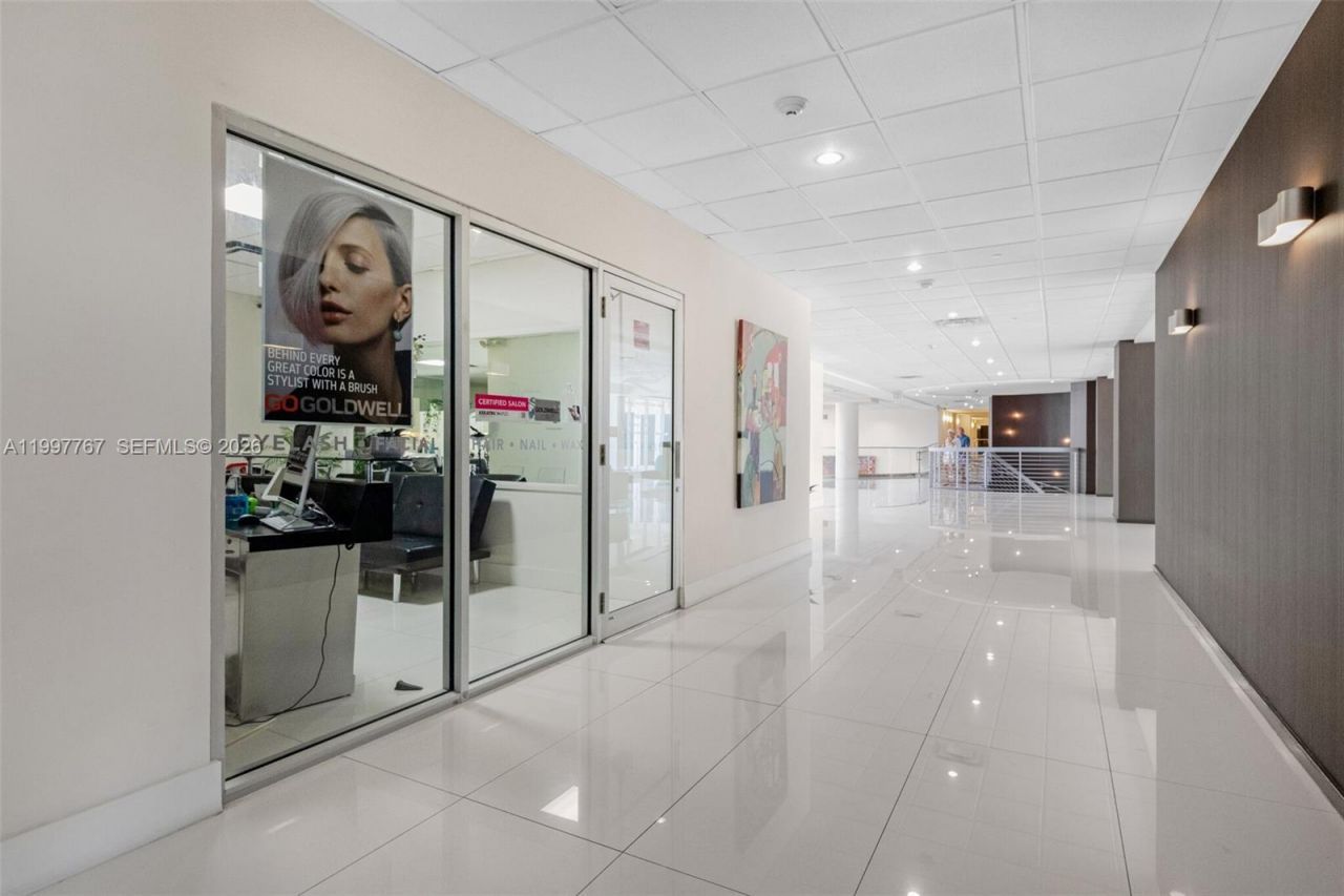 5701 Collins Ave , Unit 1707, Miami Beach, FL 33140 Photo