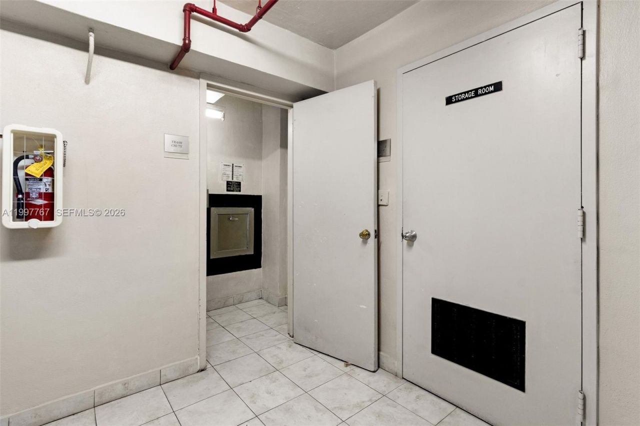 5701 Collins Ave , Unit 1707, Miami Beach, FL 33140 Photo