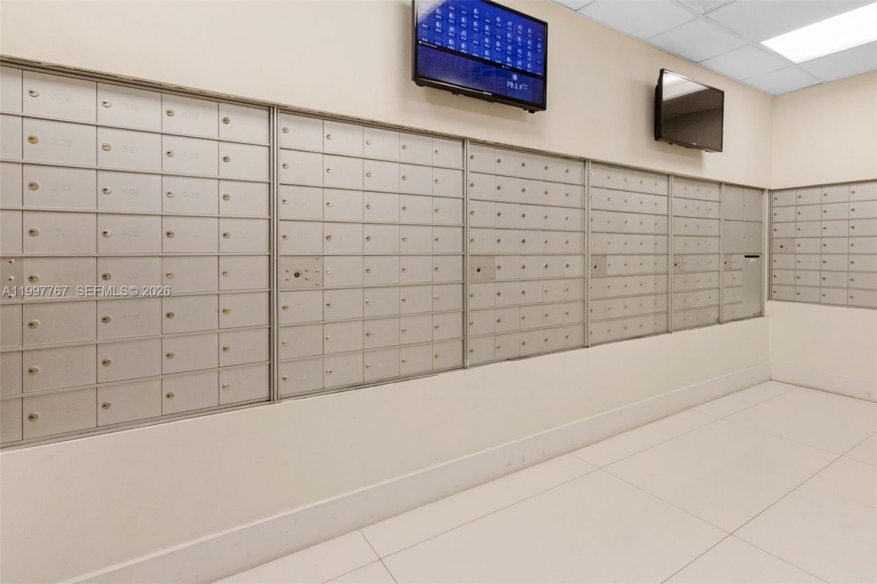 5701 Collins Ave , Unit 1707, Miami Beach, FL 33140 Photo