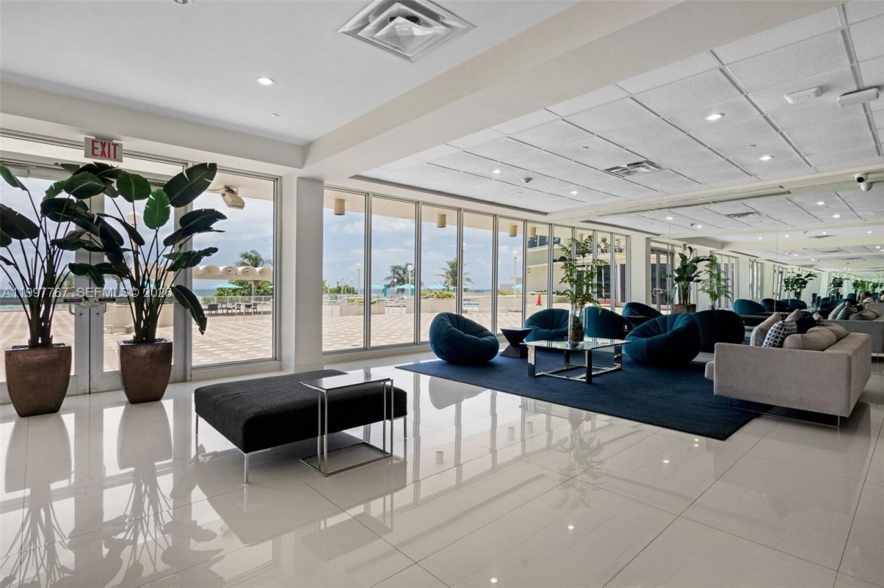 5701 Collins Ave , Unit 1707, Miami Beach, FL 33140 Photo