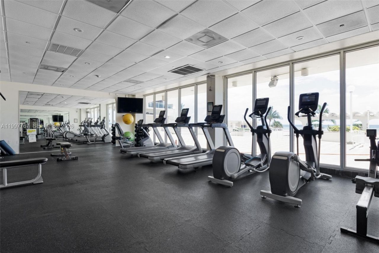 5701 Collins Ave , Unit 1707, Miami Beach, FL 33140 Photo