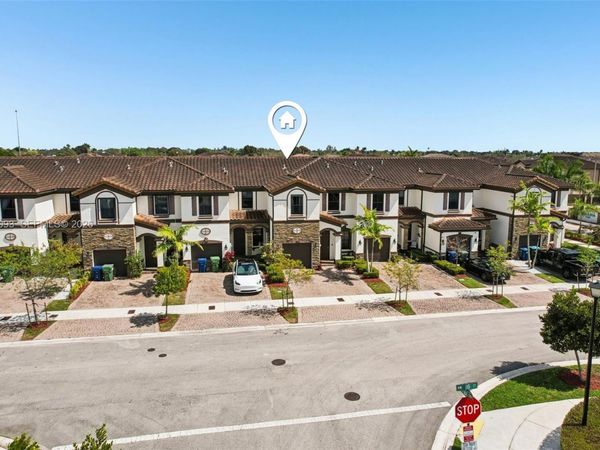 18431 NW 89th Ct, Hialeah, FL 33018