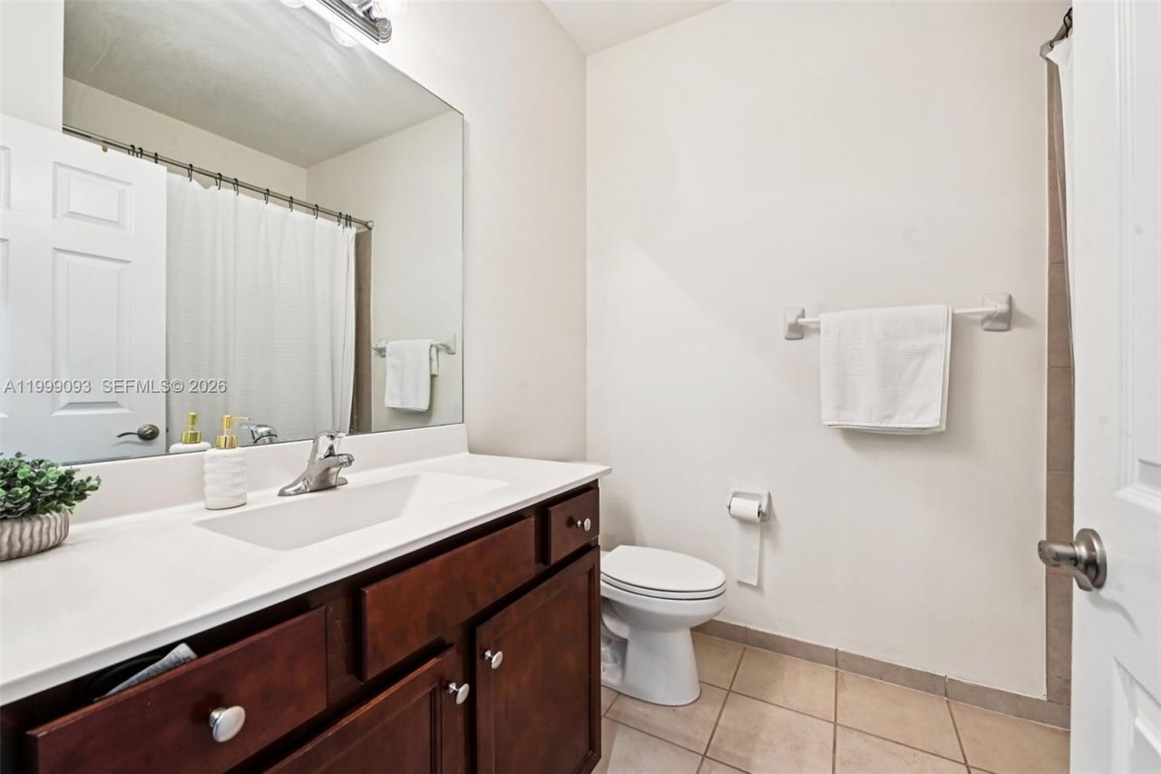 18431 NW 89th Ct, Hialeah, FL 33018 Photo