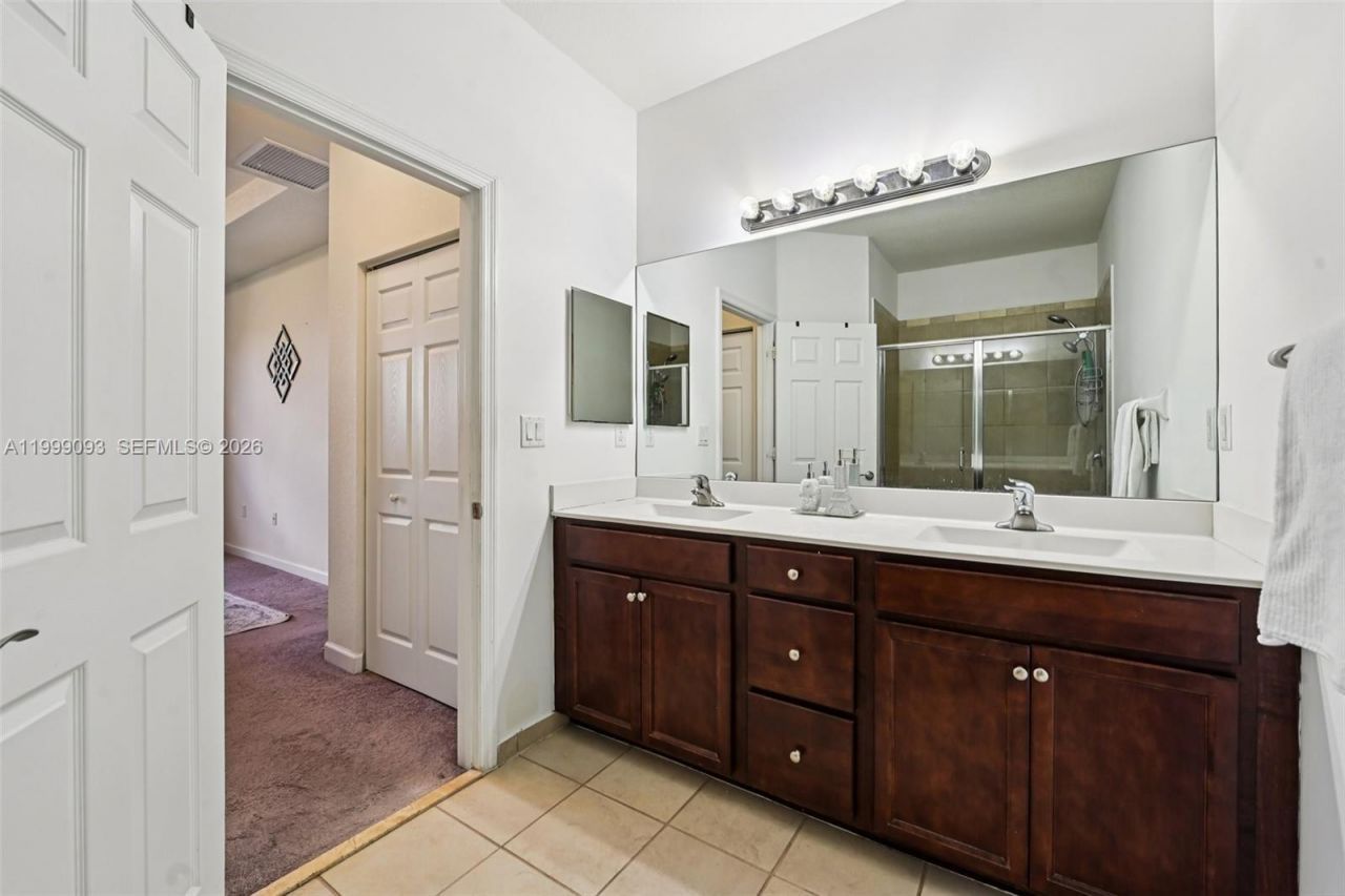 18431 NW 89th Ct, Hialeah, FL 33018 Photo