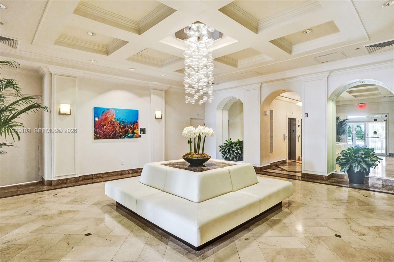 7330 Ocean Ter, Unit 8-C, Miami Beach, FL 33141 Photo