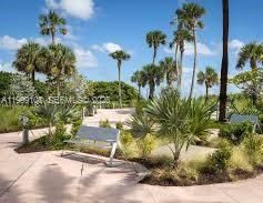 7330 Ocean Ter, Unit 8-C, Miami Beach, FL 33141 Photo