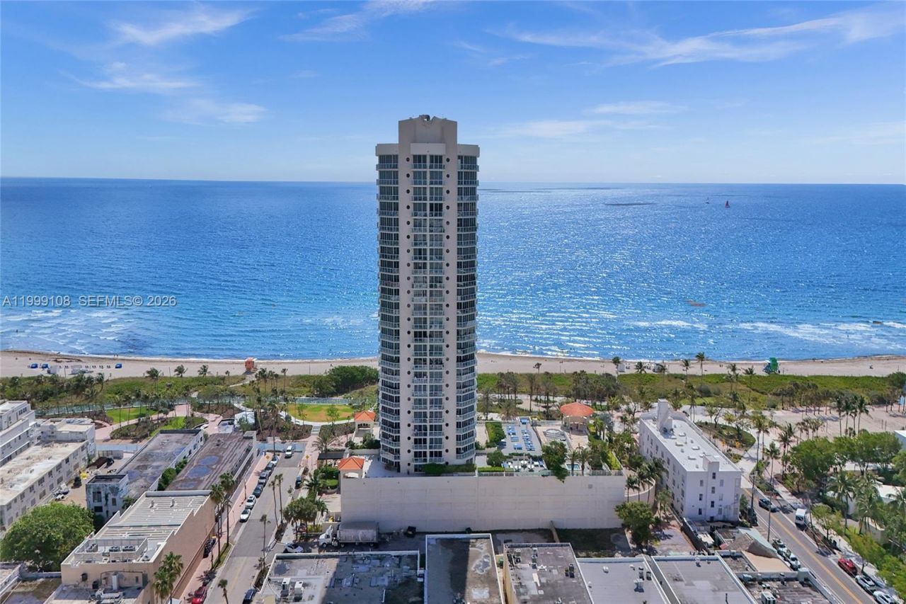 7330 Ocean Ter, Unit 8-C, Miami Beach, FL 33141 Photo
