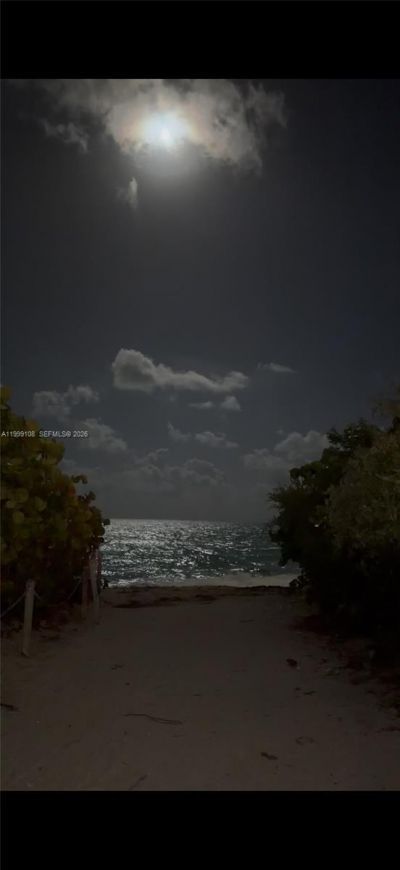 7330 Ocean Ter, Unit 8-C, Miami Beach, FL 33141 Photo