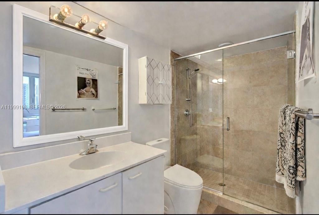7330 Ocean Ter, Unit 8-C, Miami Beach, FL 33141 Photo
