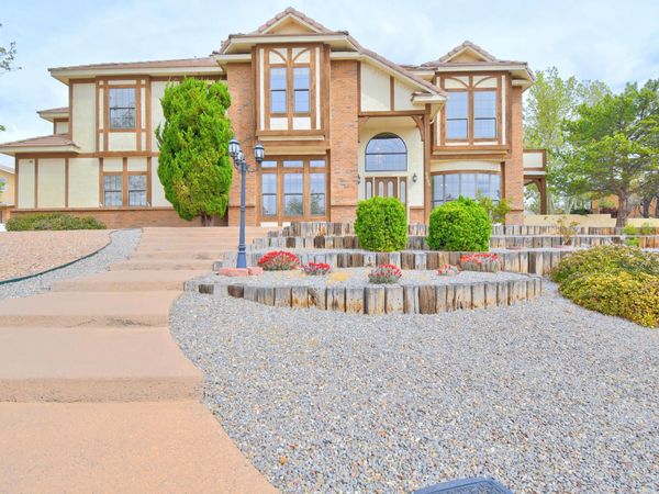 2038 Rivers Edge Drive NE, Rio Rancho, NM 87144