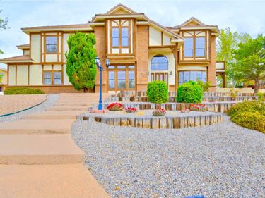 2038 Rivers Edge Drive NE, Rio Rancho, NM 87144