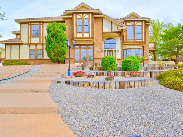 2038 Rivers Edge Drive NE, Rio Rancho, NM 87144
