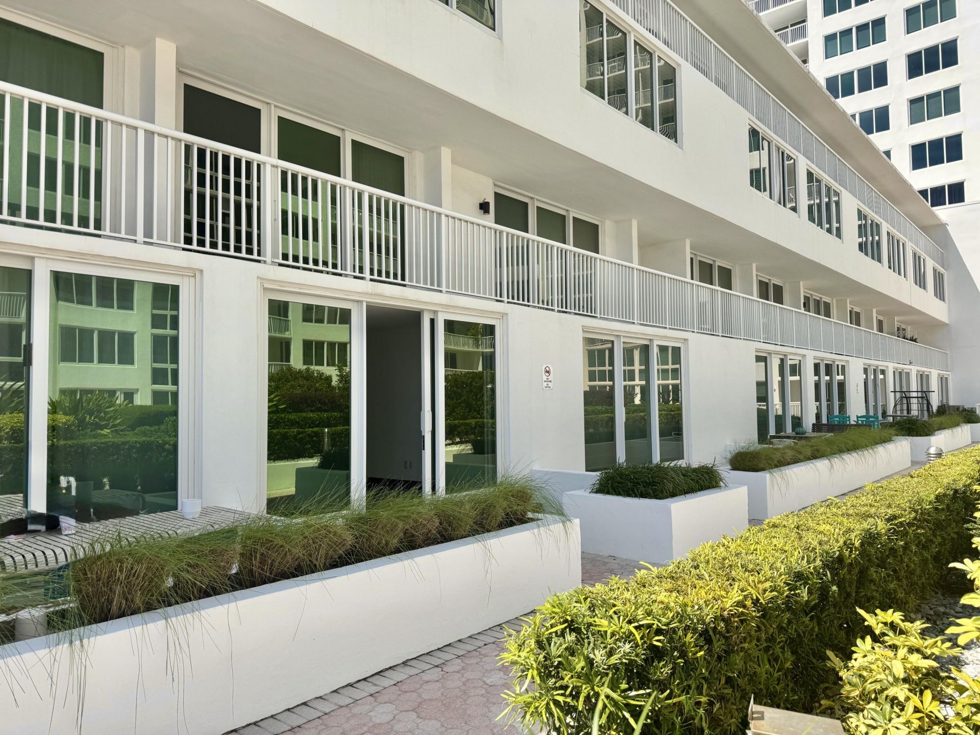 5401 Collins Avenue, Unit Apt 144, Miami Beach, FL 33140 Photo