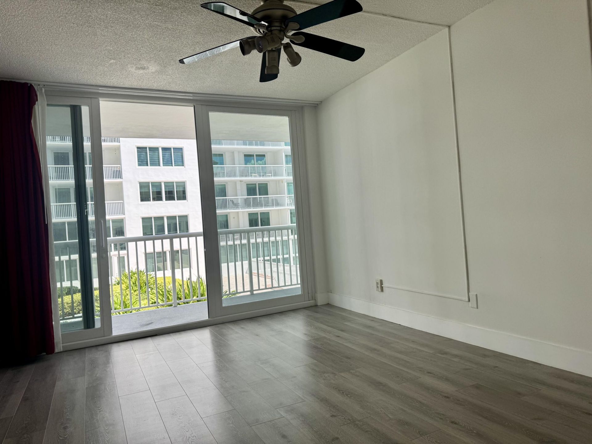 5401 Collins Avenue, Unit Apt 144, Miami Beach, FL 33140 Photo