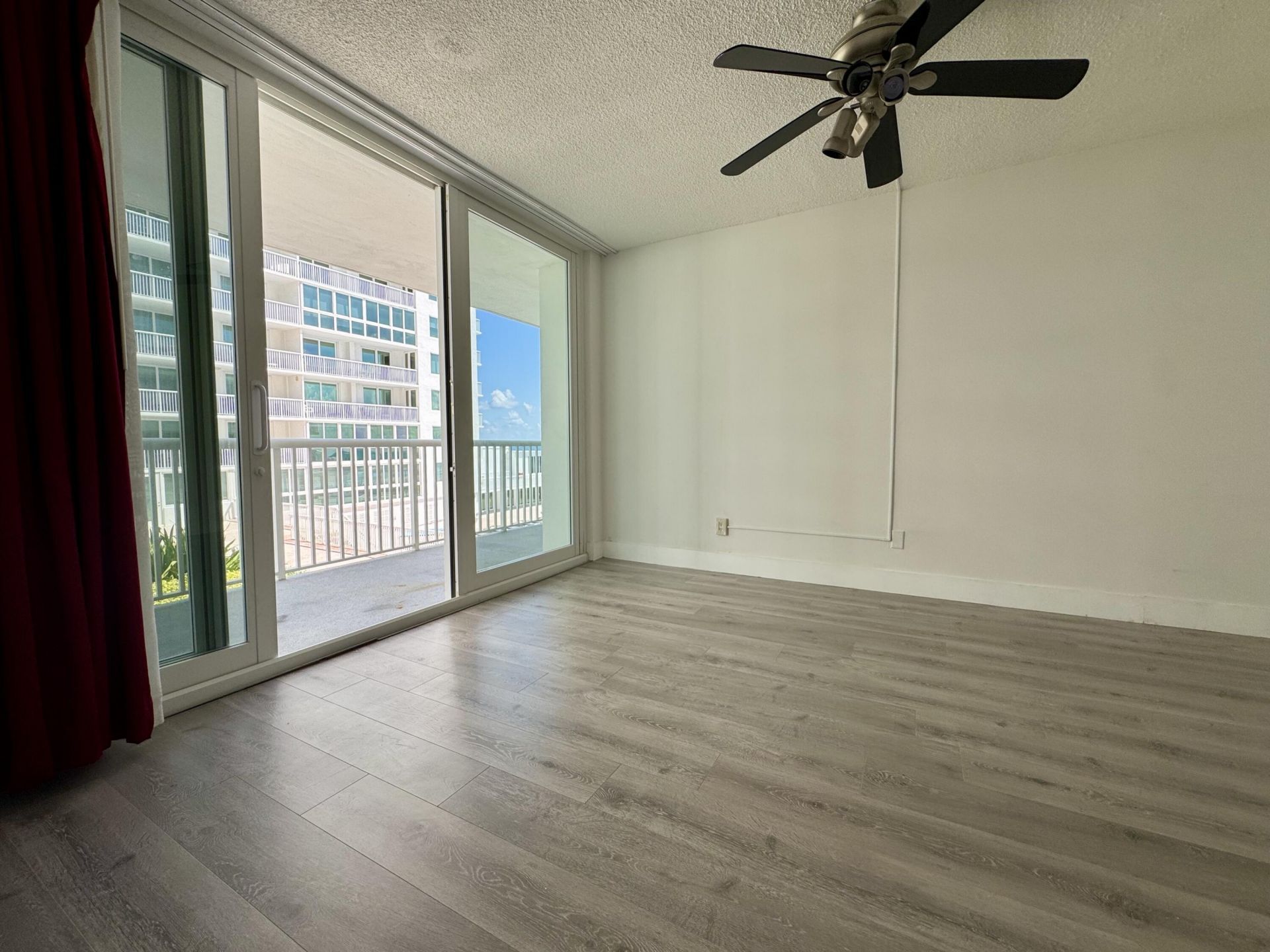 5401 Collins Avenue, Unit Apt 144, Miami Beach, FL 33140 Photo