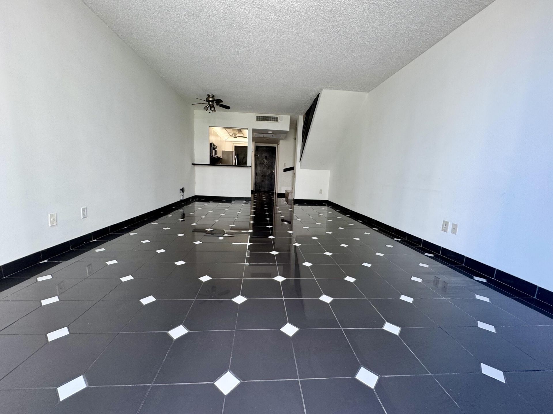5401 Collins Avenue, Unit Apt 144, Miami Beach, FL 33140 Photo