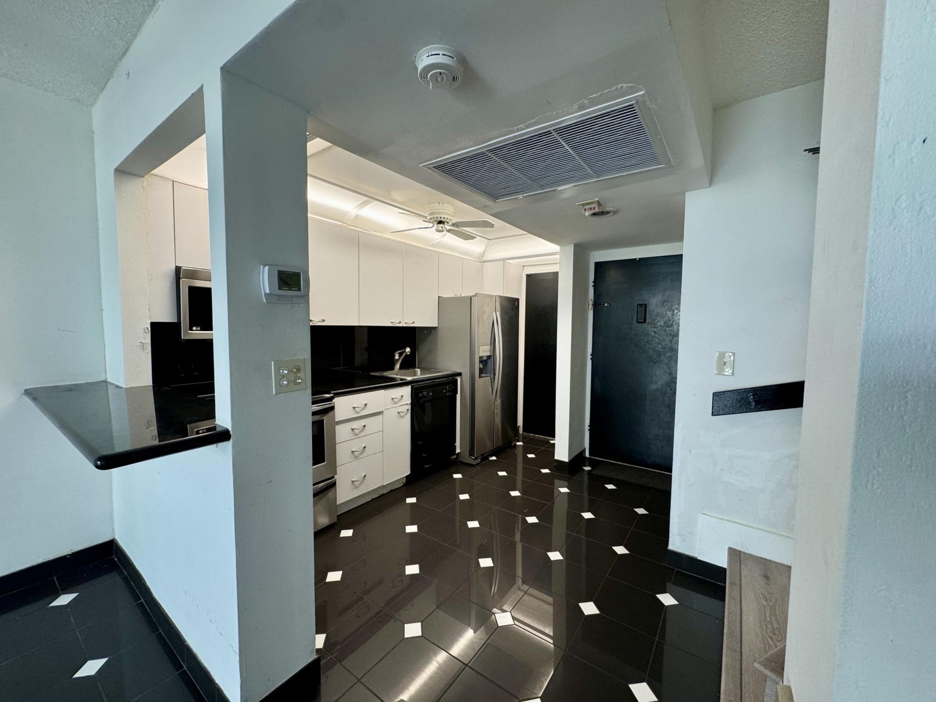 5401 Collins Avenue, Unit Apt 144, Miami Beach, FL 33140 Photo
