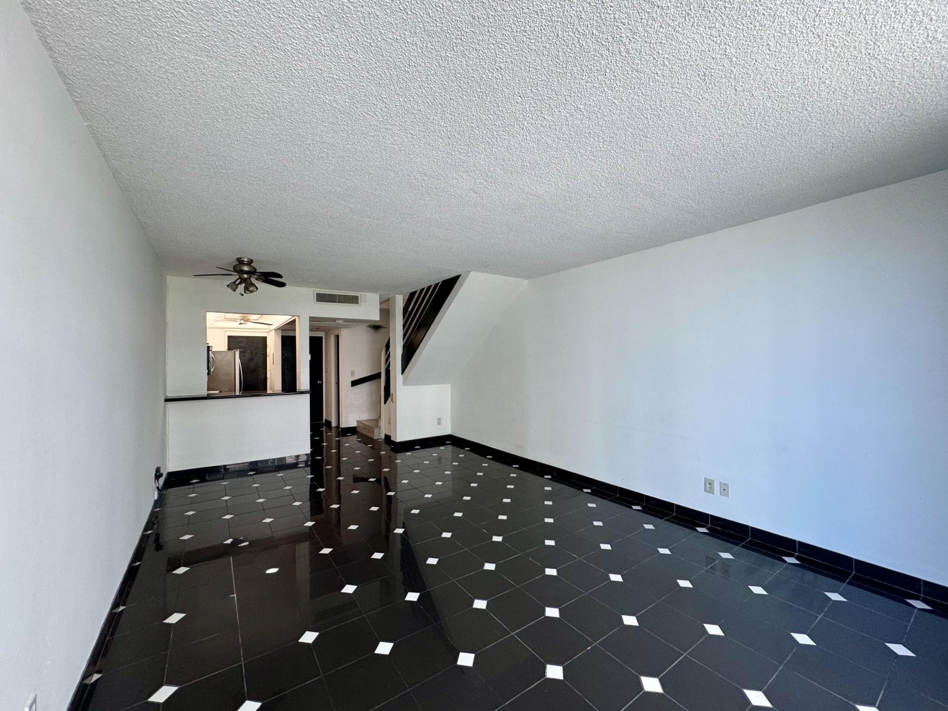 5401 Collins Avenue, Unit Apt 144, Miami Beach, FL 33140 Photo