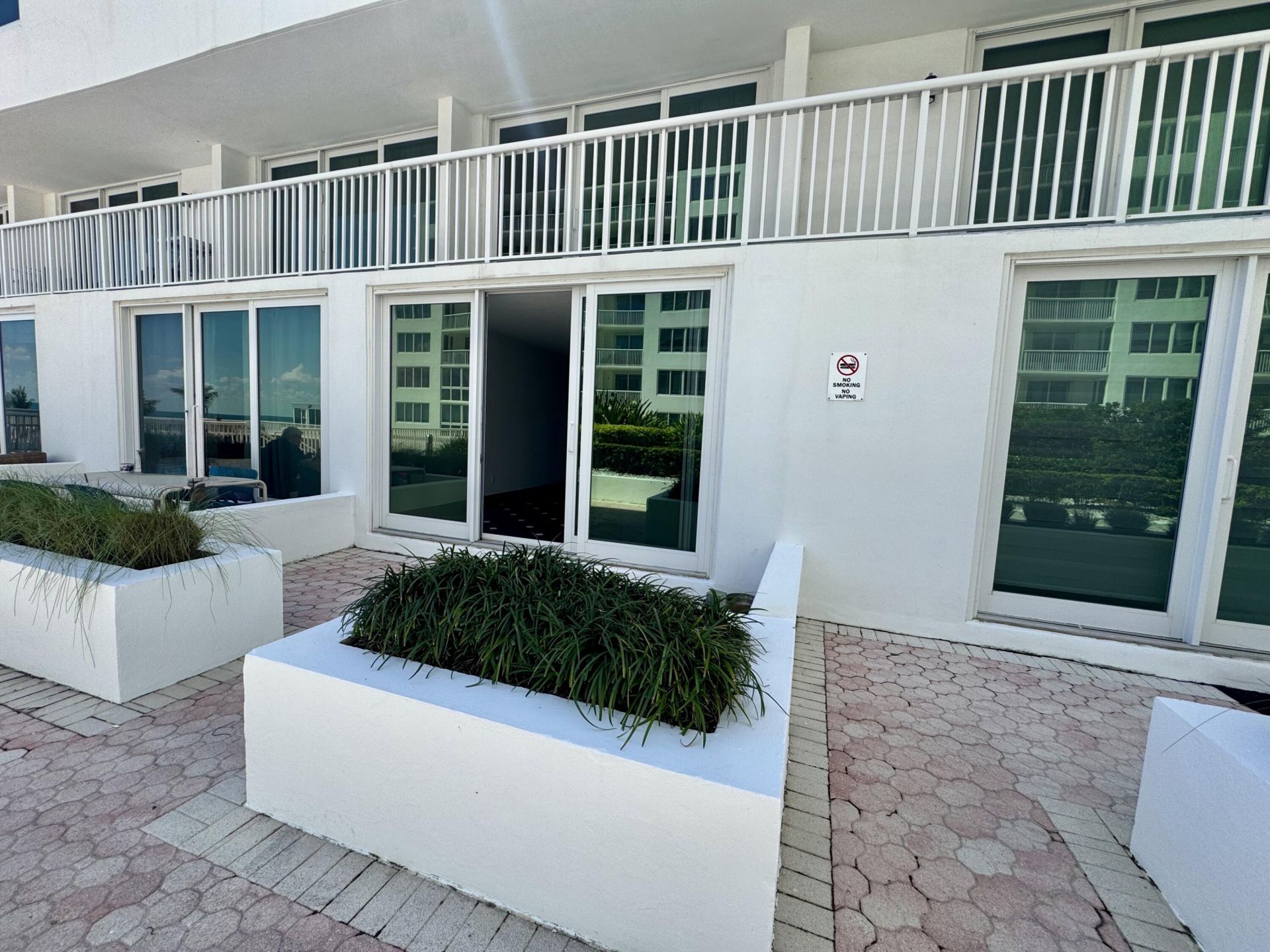 5401 Collins Avenue, Unit Apt 144, Miami Beach, FL 33140 Photo