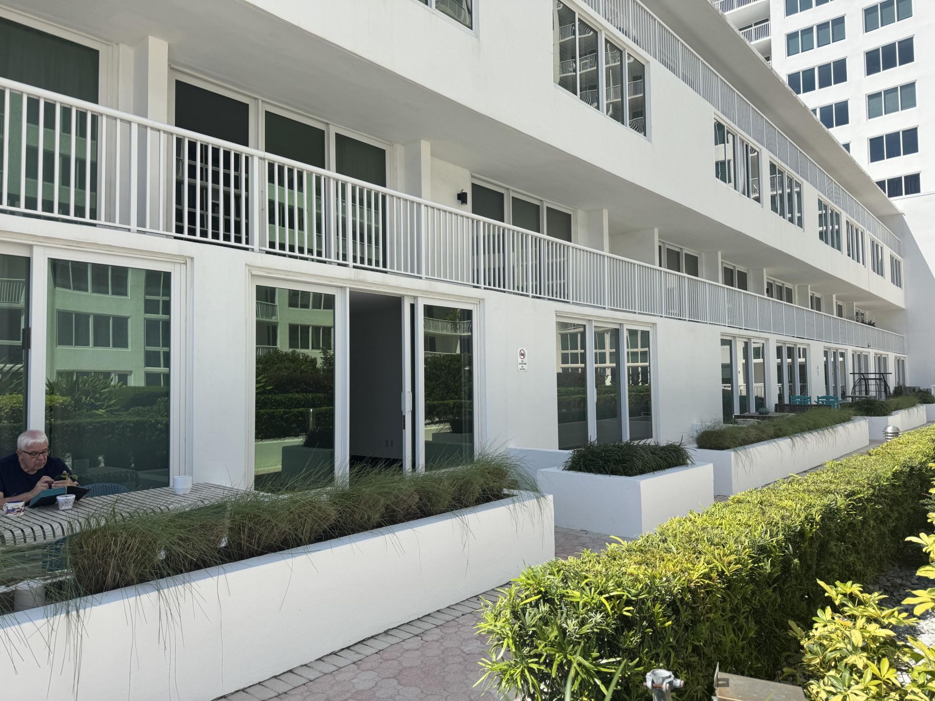 5401 Collins Avenue, Unit Apt 144, Miami Beach, FL 33140 Photo