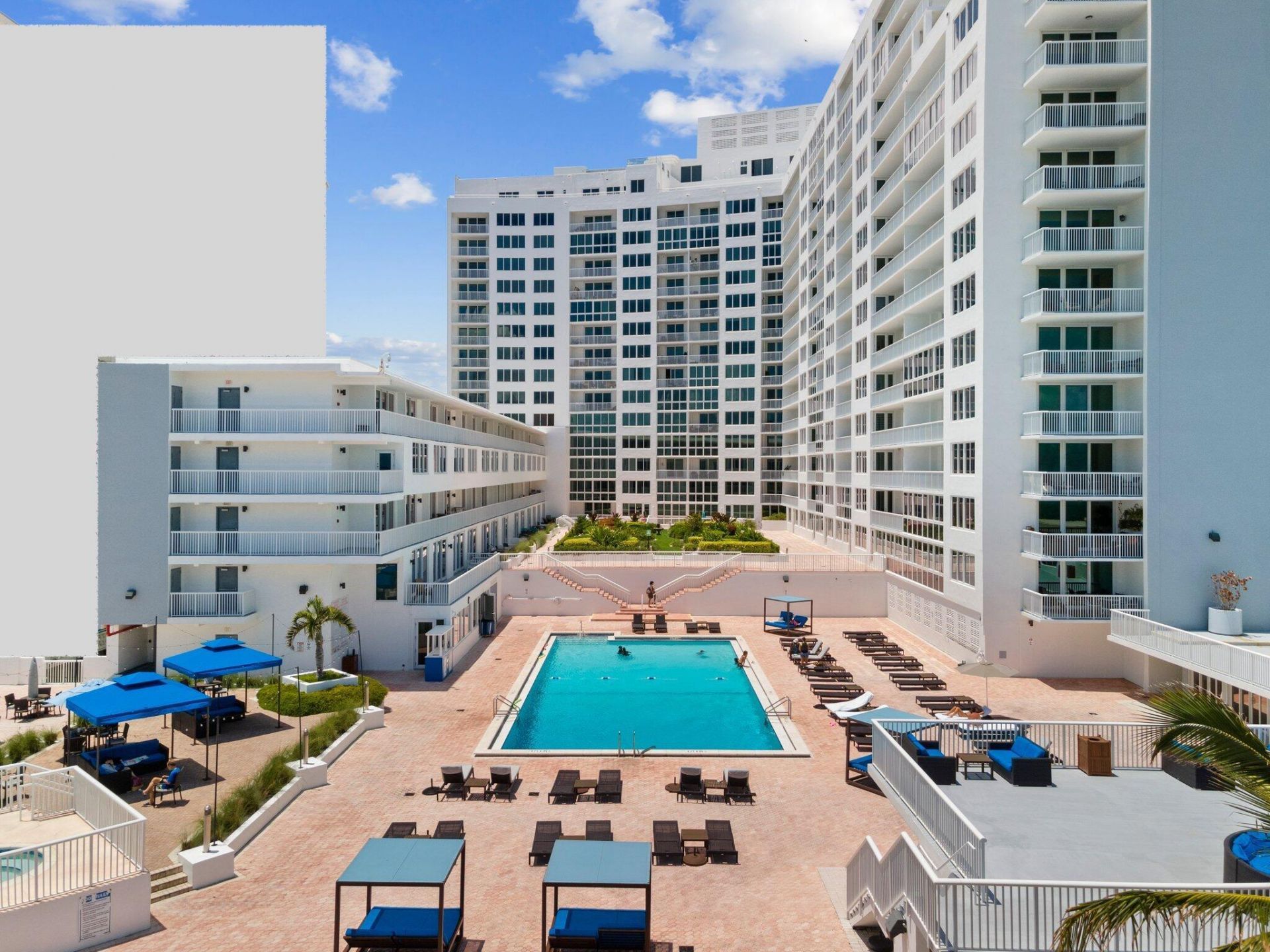 5401 Collins Avenue, Unit Apt 144, Miami Beach, FL 33140 Photo